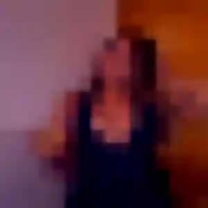 Hope, 22 ans, en ligne à Groffliers pour une rencontre coquine