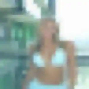 Cindy, 23 ans, en ligne à Guilligomarc'h pour une rencontre coquine