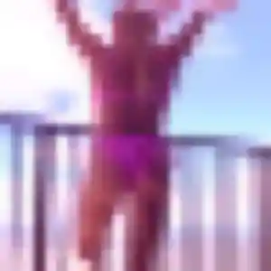Photo sexy de Amoin, 23 ans à Guimaëc - plan discret