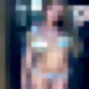 Découvre Sabrina, 21 ans à Heiligenberg en privé