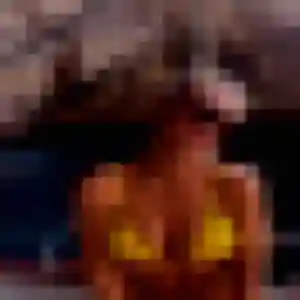 Lola, 33 ans, en ligne à Hénansal pour une rencontre coquine