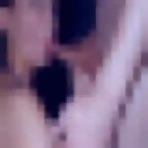 Issa, 29 ans, connectée à Igé pour un rencontre adulte