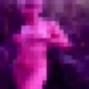 Maëva, 22 ans, connectée à Issou pour un rencontre adulte