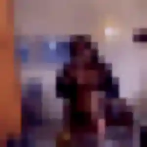 Oumy, 19 ans, cherche un rencontre adulte à Jaulzy