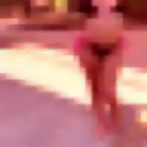 Rejoins Bukola, 28 ans à Juilley gratuitement