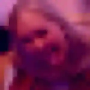 Photo exclusive de Pénélope, 25 ans à La Force - plan discret