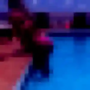 Yolène (19 ans) à La Gaude attend un rencontre adulte ce soir