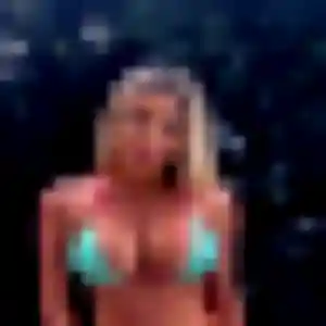 Charmante Divine, 34 ans à La Rochette - découvrir son profil