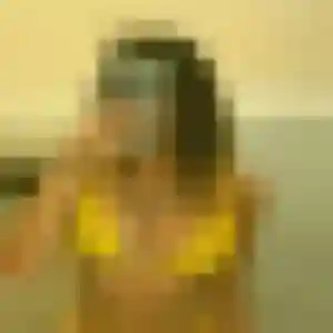 Adélaïde, 25 ans, en ligne à La Ronde pour un rencontre adulte