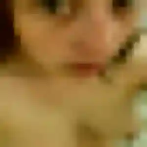 Découvre Delphine, 19 ans à Lachelle en privé