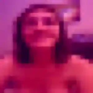 Justine, 20 ans, en ligne à Laquenexy pour un rencontre adulte