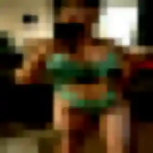Bintou, 20 ans, dispo pour rencontre adulte à Le Bas Ségala