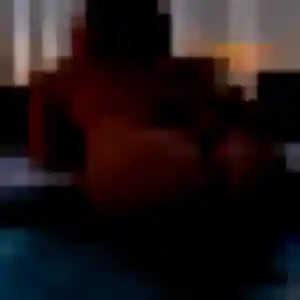 Aya, 28 ans, en ligne à Le Luart pour une rencontre coquine