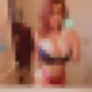 Lina (24 ans) à Lembras attend une rencontre rapidement