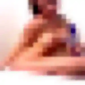 Awa, 29 ans, connectée à Les Aires pour un rencontre adulte
