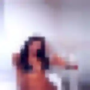 Olufunmi, 29 ans, connectée à Lhuis pour un rencontre adulte