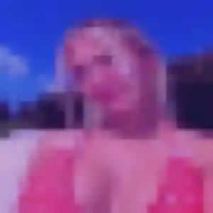 Découvre Kaddy, 24 ans à Loyettes en privé