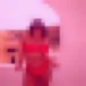 Rejoins Yasmine, 30 ans à Lully gratuitement