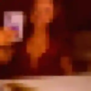 Contacte Yaa, 19 ans à Lyas en t'inscrivant