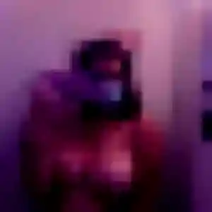 Christelle, femme de 37 ans propose rencontre adulte à Massat
