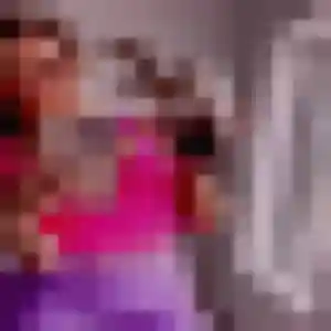 Charmante Esi, 34 ans à Melgven - découvrir son profil