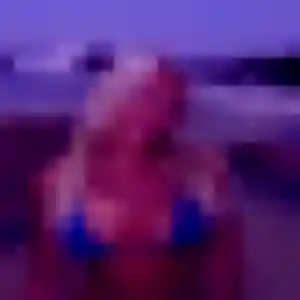 Contacte Brigitte, 29 ans à Meslan en privé