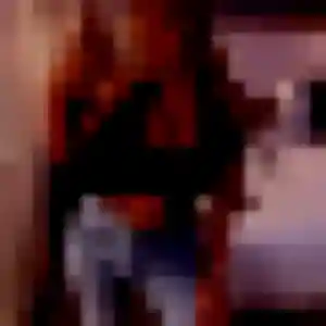 Photo exclusive de Akouavi, 40 ans à Mesnil-Saint-Loup - plan discret