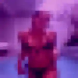 Nafi, 20 ans, connectée à Meursac pour une rencontre coquine