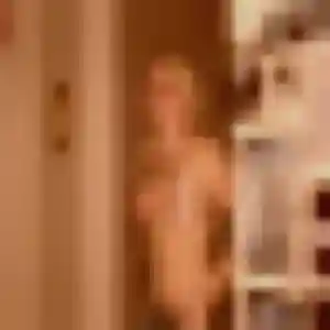 Téning, 23 ans, connectée à Mimet pour un rencontre adulte