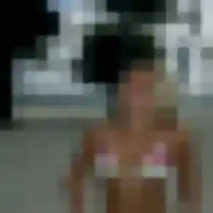 Henriette, 22 ans, connectée à Montluçon pour une rencontre coquine