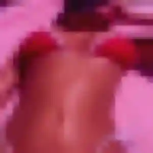Yemisi, 39 ans, cherche un rencontre adulte à Montrond-les-Bains