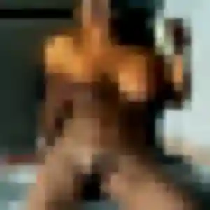 Photo de Léonie à Muron (31 ans) - rencontre adulte sans inscription