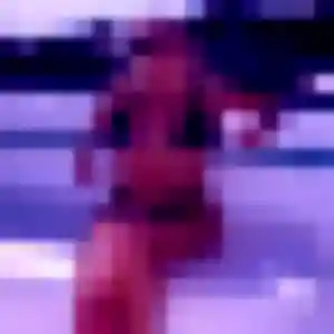Nassira, 26 ans, en ligne à Nérondes pour un rencontre adulte