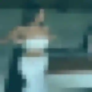 Rencontre Malika, 19 ans à Neuvillalais en privé