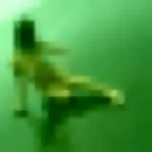 Rejoins Kafui, 19 ans à Neuville-sur-Brenne en privé