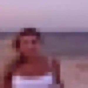 Efua, 20 ans, connectée à Pendé pour un rencontre adulte