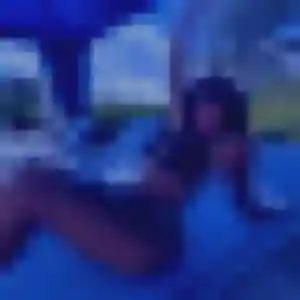 Découvre Michèle, 19 ans à Pluduno en privé