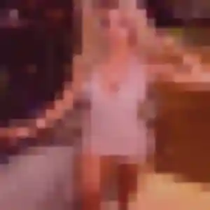 Éva (23 ans) à Pomeys propose un rencontre adulte ce soir