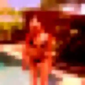 Rejoins Roxane, 27 ans à Pommereuil gratuitement