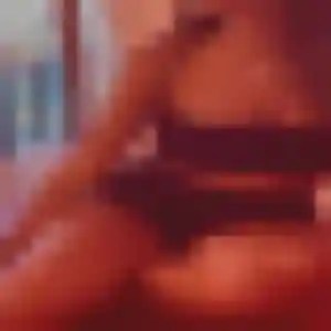 Charmante Tatu, 23 ans à Précy-sous-Thil - la contacter
