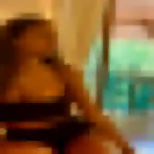 Contacte Salamata, 23 ans à Pujols en t'inscrivant