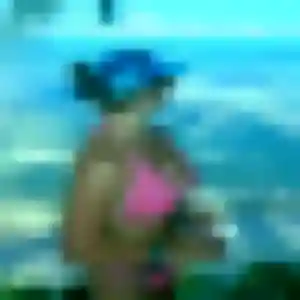 Divine, femme de 24 ans veut rencontre adulte à Recloses