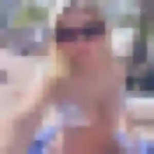 Blessing, 25 ans, connectée à Revonnas pour une rencontre coquine