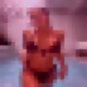 Akinyi, femme de 26 ans cherche rencontre adulte à Rexpoëde