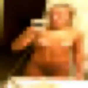 Wilda, fille de 24 ans propose rencontre adulte à Rœux