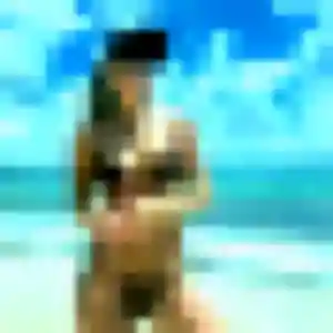 Élise, 20 ans, disponible à Roquevaire pour un rencontre adulte