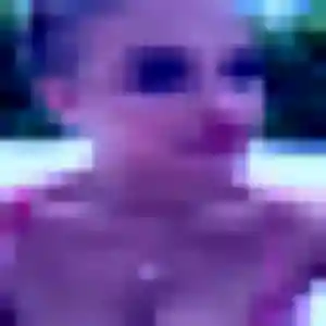 Rejoins Adama, 22 ans à Rosel en t'inscrivant