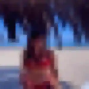 Contacte Aïcha, 22 ans à Roussillon en t'inscrivant