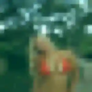 Adjoua, 21 ans, en ligne à Rugles pour une rencontre coquine