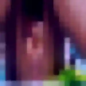 Banna, 22 ans, connectée à Saint-André pour une rencontre coquine